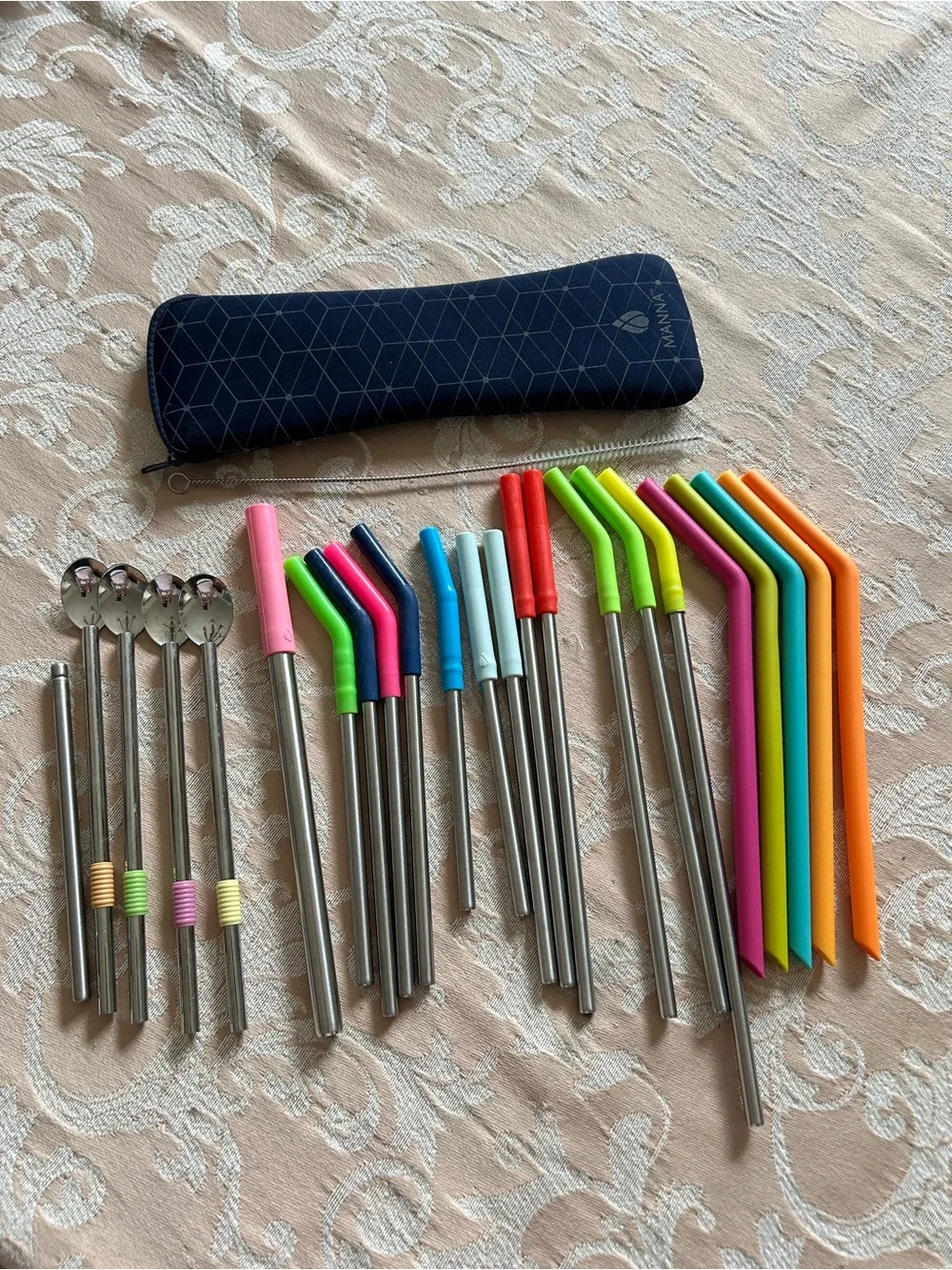 Steel/silicone straw bundle